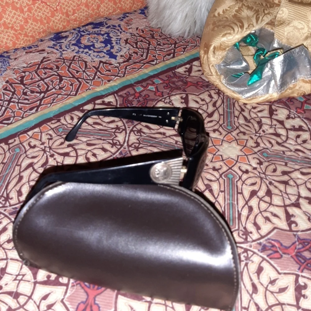 Fendi sunglasses - Picture 4 of 5